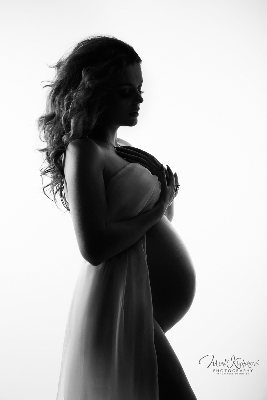 Tehotenske_fotenie_v_Bratislave_Moni_Kucharova_IMG_0765-Edit1